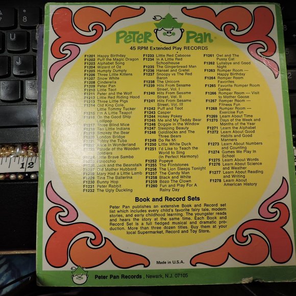 PETER PAN RECORDS vintage .. Children's songs   BONUS DISCOUNT W/ RECORDS BUNDLE - Picture 5 of 9